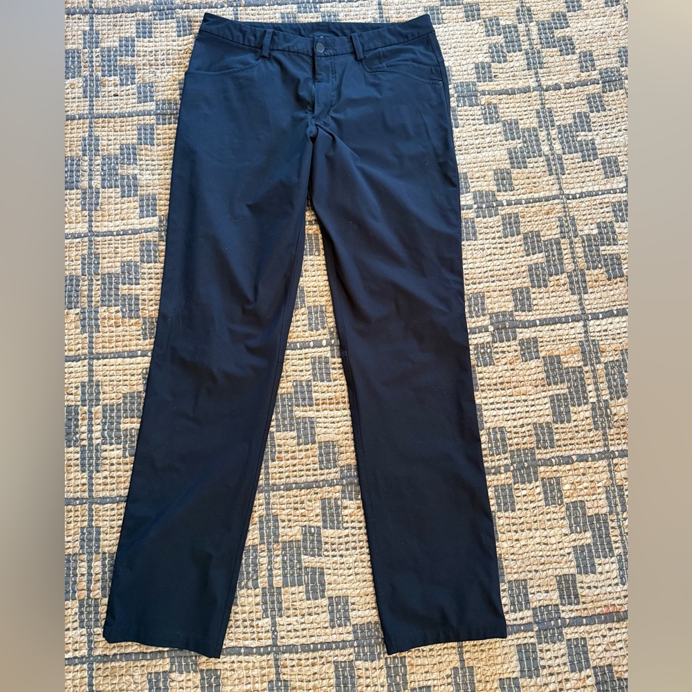 Lululemon ABC Commuter pant Classic fit Black size 33 x32